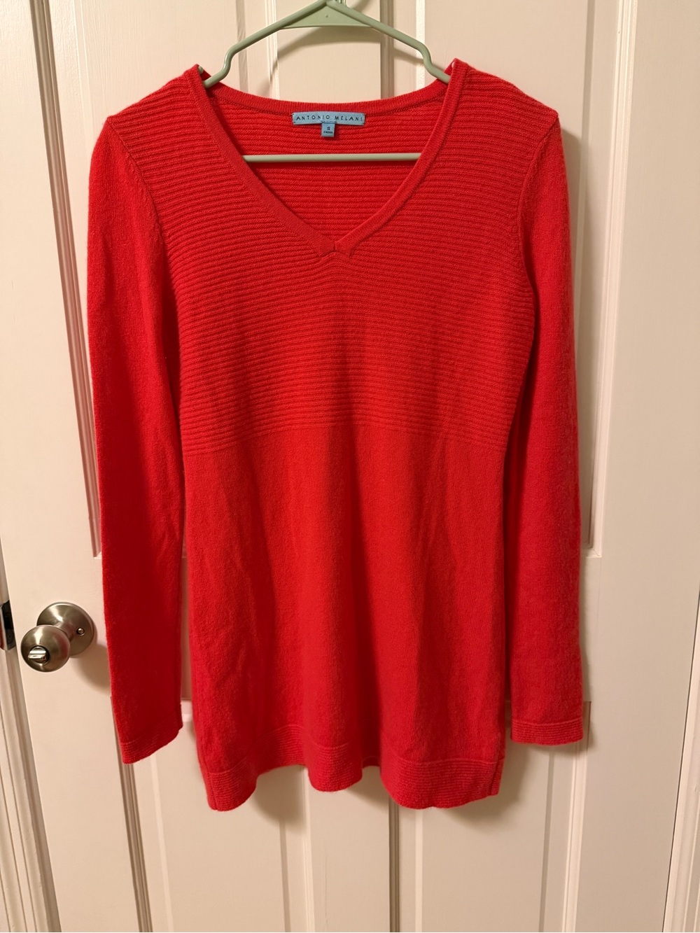 Antonio Melani 100% cashmere Red V-Neck Women's Sweater